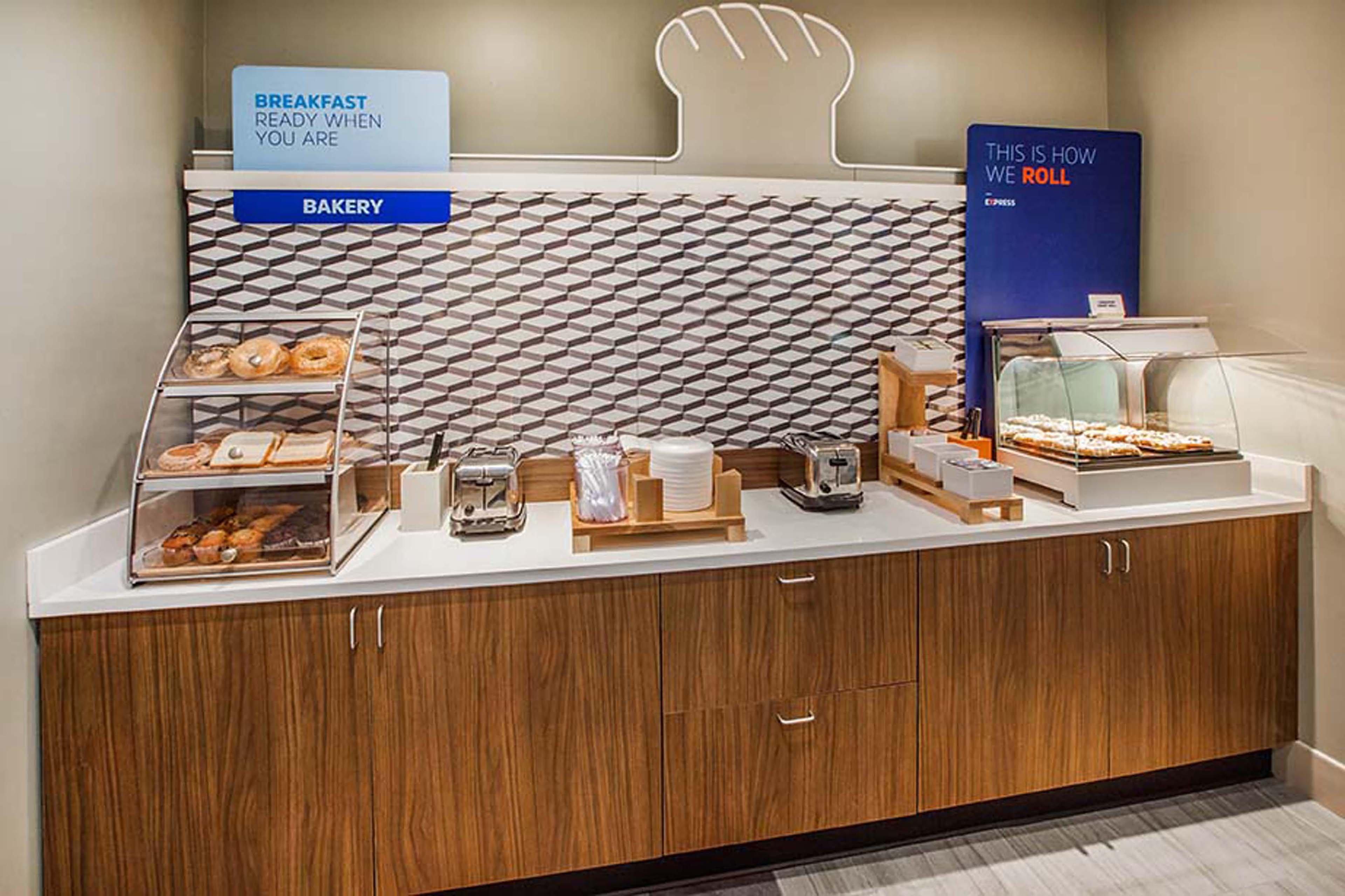 Holiday Inn Express Danville By Ihg Extérieur photo